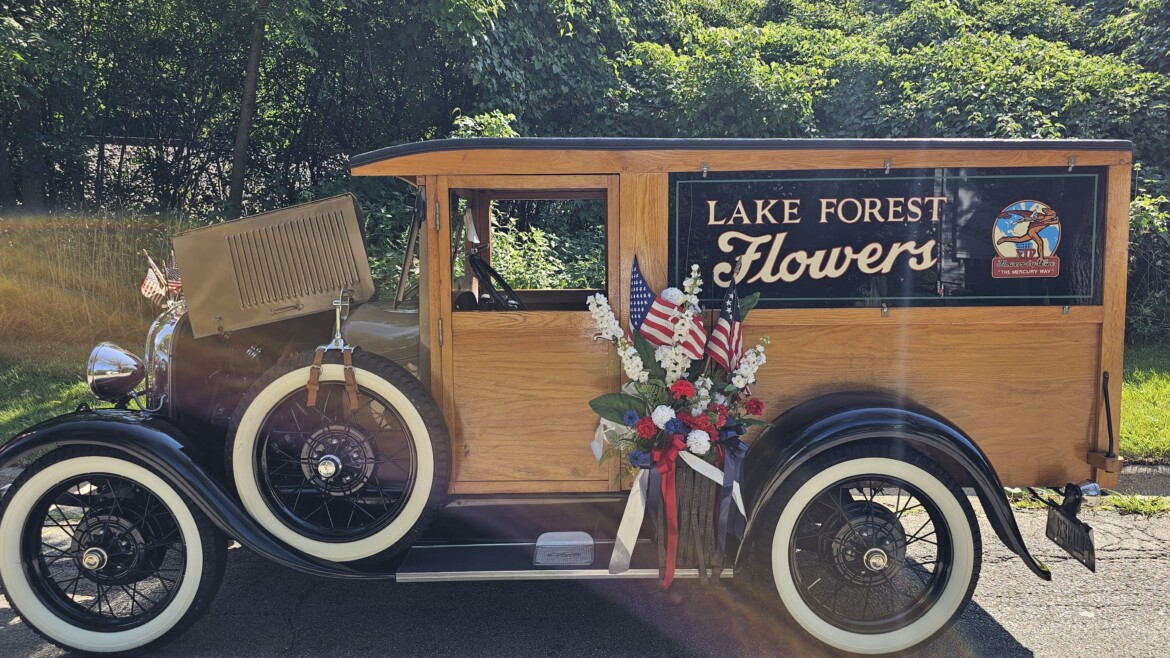 Celebrating Independence Day with Tradition, Flowers & Community