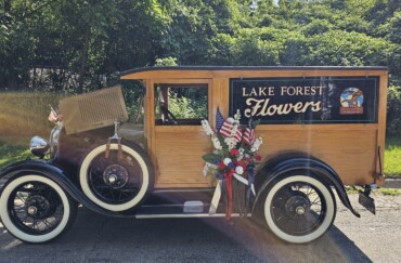 Celebrating Independence Day with Tradition, Flowers & Community